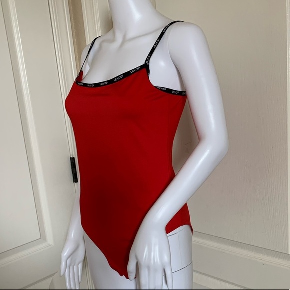 Levi’s Paige Brilliant Red Bodysuit Branded Contra - Picture 3 of 11